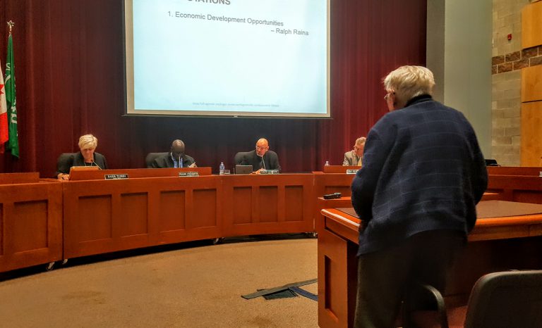 Former Kemptville mayor asks residents and community leaders to come together to ask the federal government to place a federal building in North Grenville