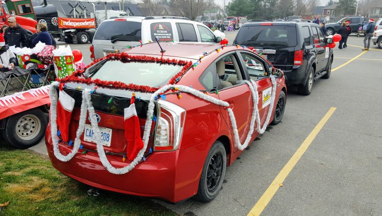 Santa Claus Parade attracts thousands downtown