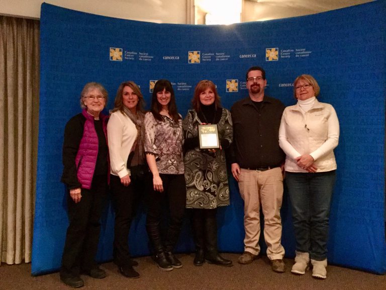 Neon Night Kemptville Receives Award