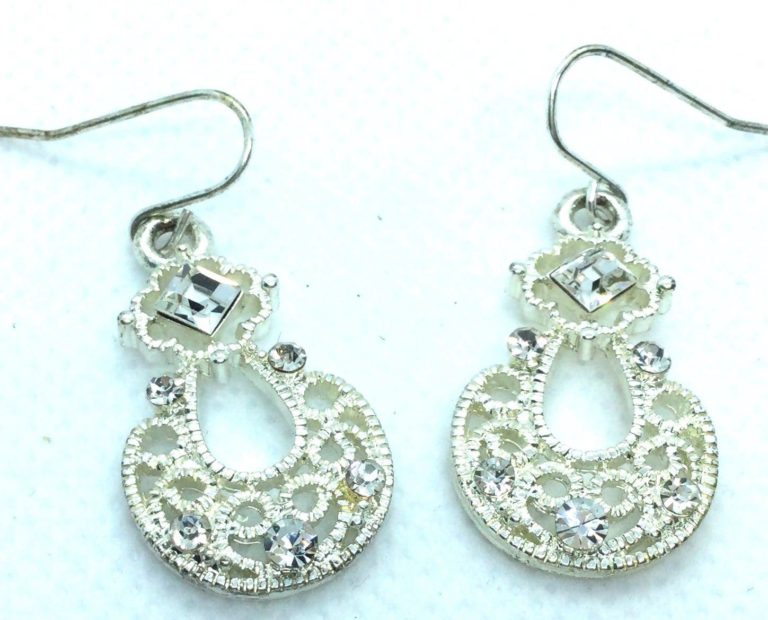 Spencerville TNR Cat Rescue Organizes Mother’s Day Jewelry Auction