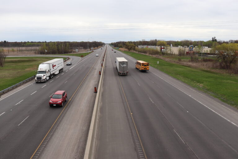 Ontario government announces planned expansions to Highway 417, 401